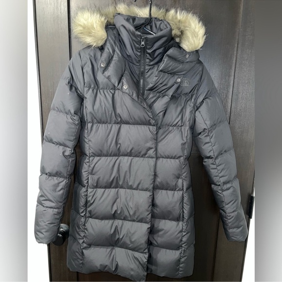 The North Face- NWOT- women’s parka - Picture 8 of 8